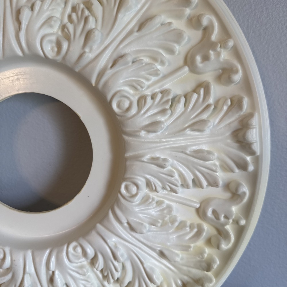 15.50" Ceiling Medallion Round Molded Plastic Vintage - Picture 2 of 15